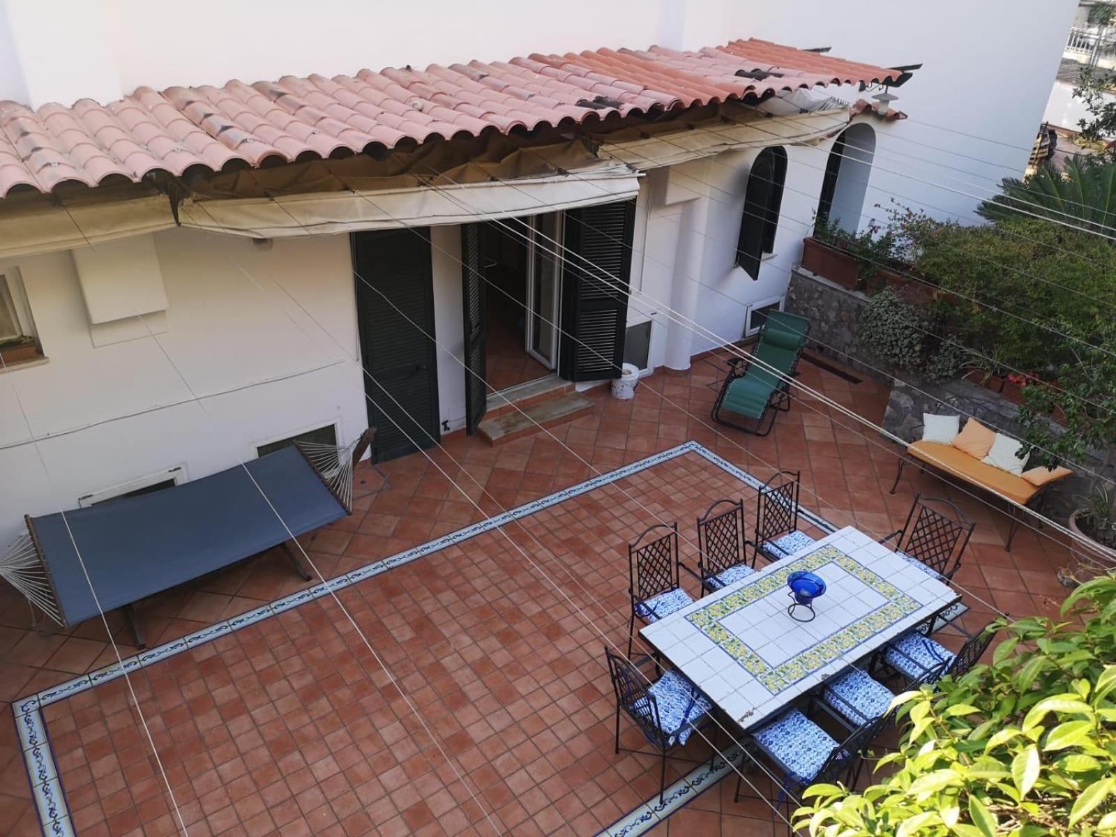 Nella Curva Della Funicolare, * Capri
