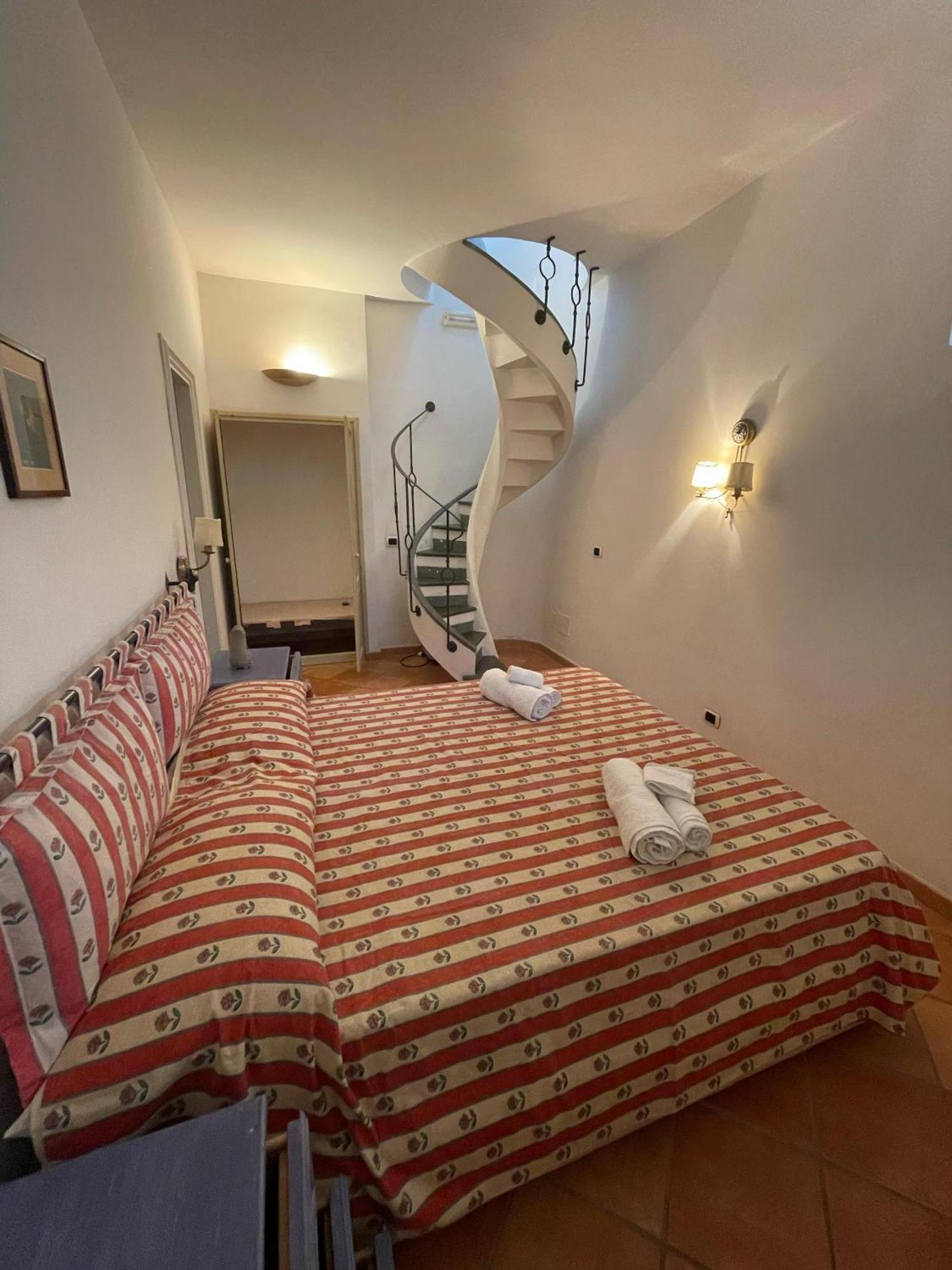Apartment Nella Curva Della Funicolare, *