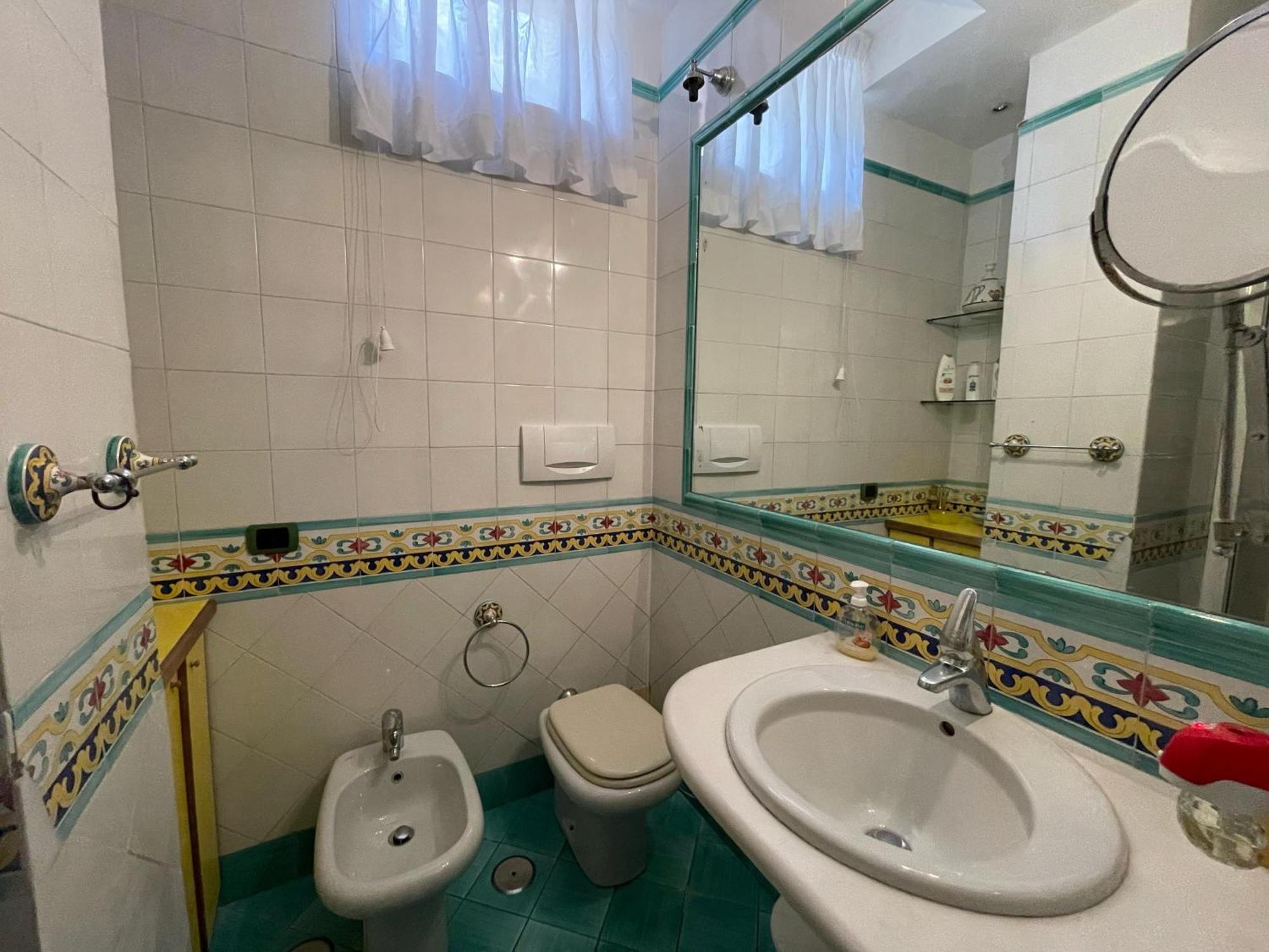 Apartment Nella Curva Della Funicolare, *